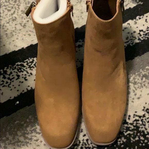Chelsea boots - Picture 2 of 3